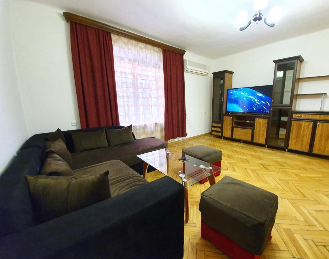 יירבאן Cozy Apartment Near Opera House מראה חיצוני תמונה